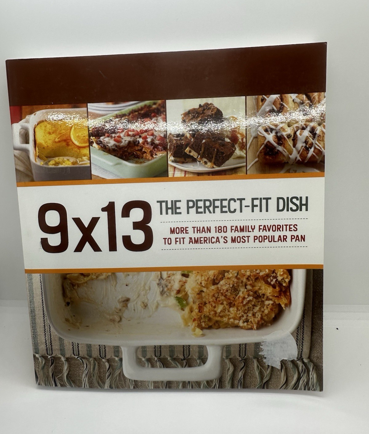 Meredith Corporation 9 x 13 The Perfect-Fit Dish Cookbook PB Illustrated 2010