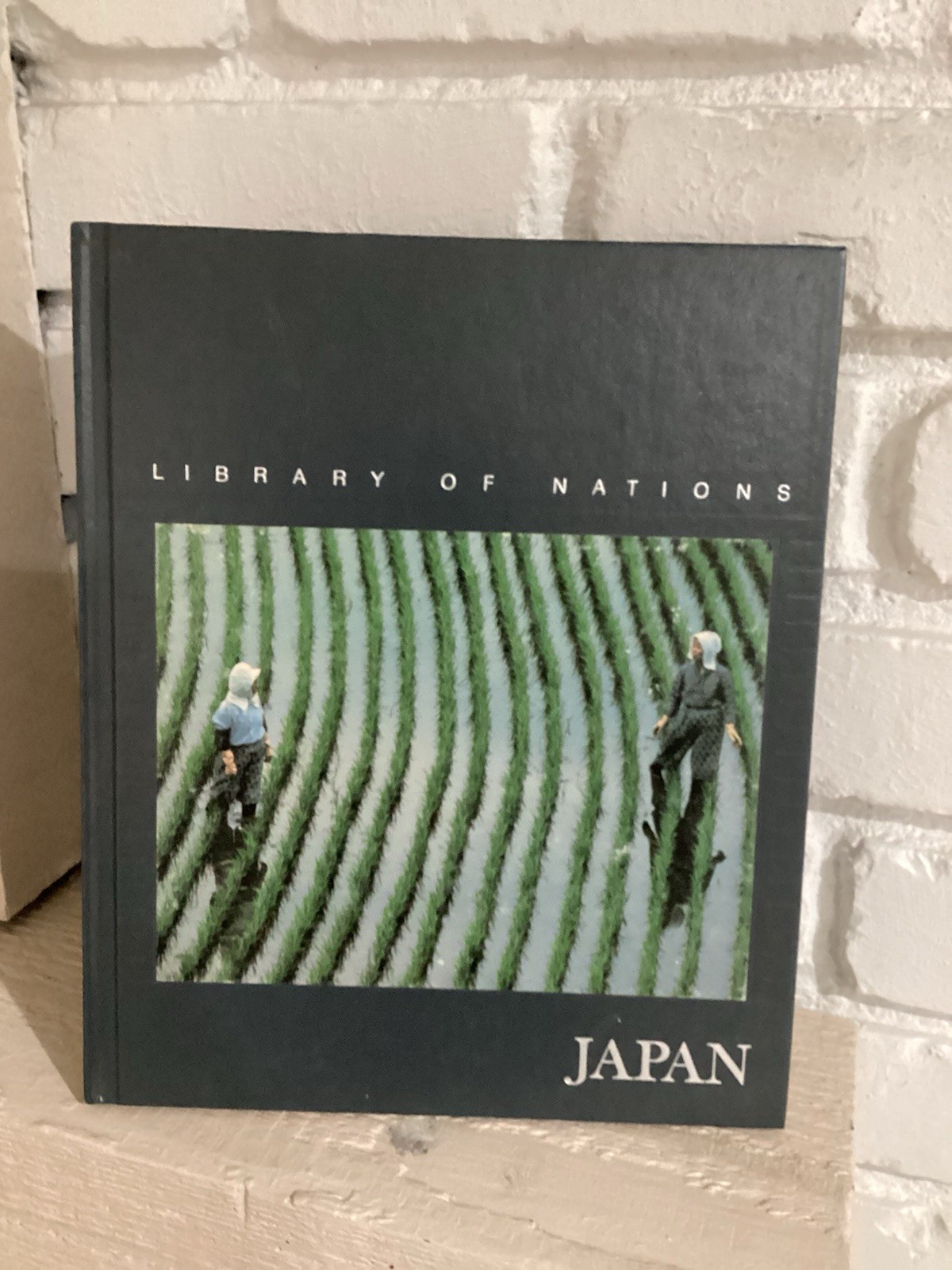 Vintage Library of Nations – JAPAN Edition – Illustrated Hardcover Pre Owned