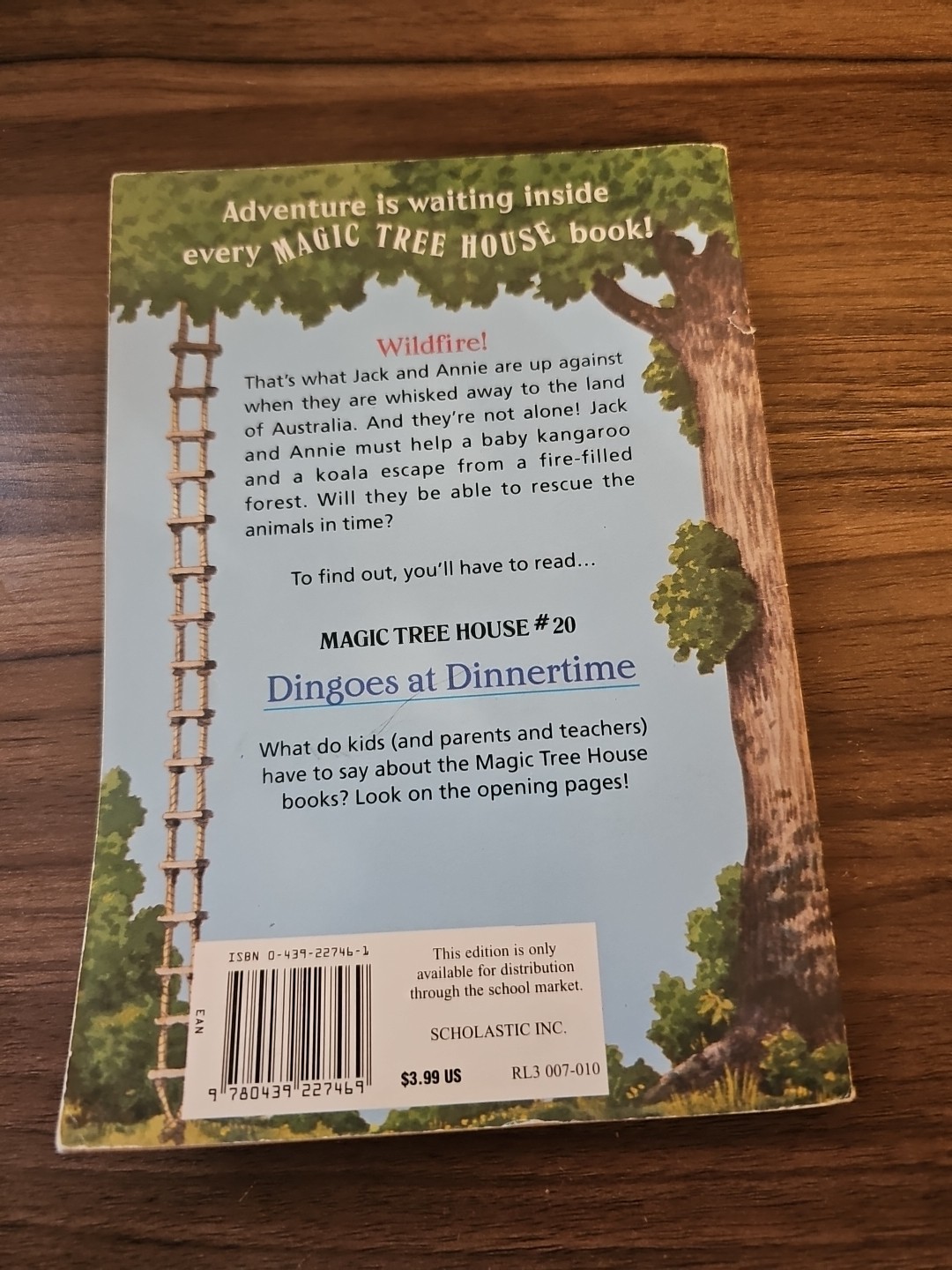 Magic Tree House #20 Dingoes at Dinnertime Paperback