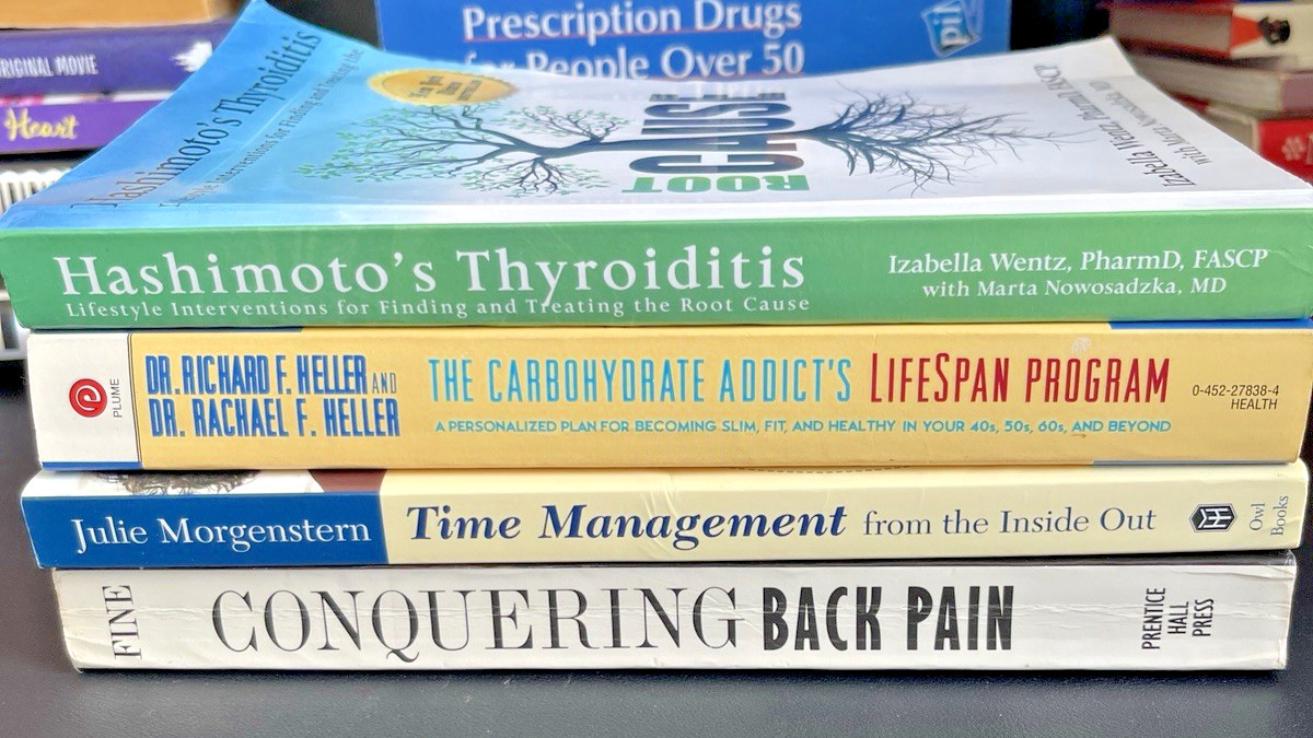 Lot of 4 Health Reference Books from known Doctors, Large Trade Paperback