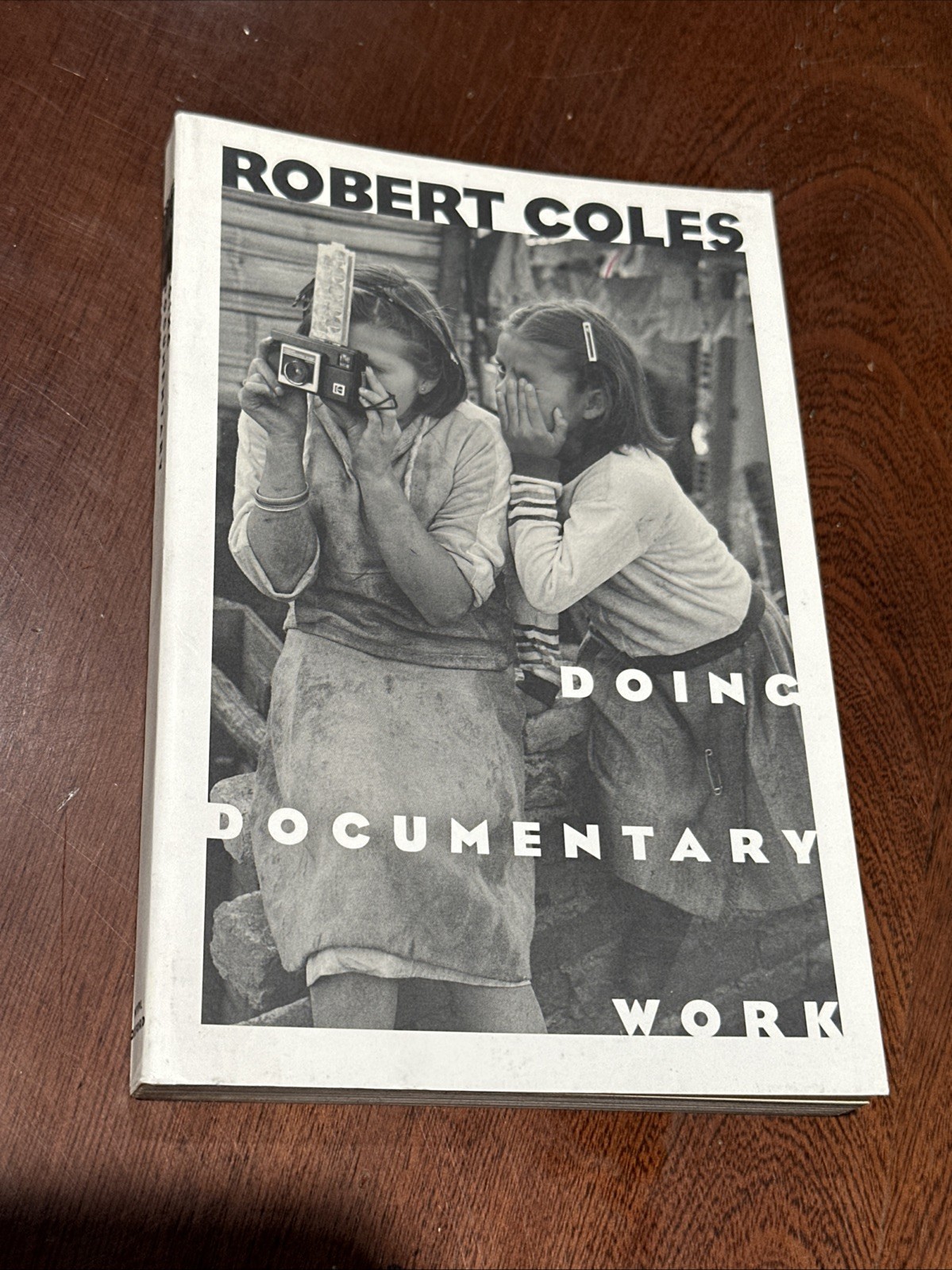 Doing documentary work by Robert Coles paperback Photography 1997 B-12225