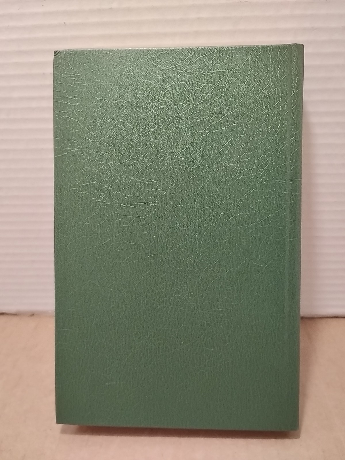 The Hobbit by J. R. R. Tolkien – 1992 – Russian Language Illustrated Hardcover