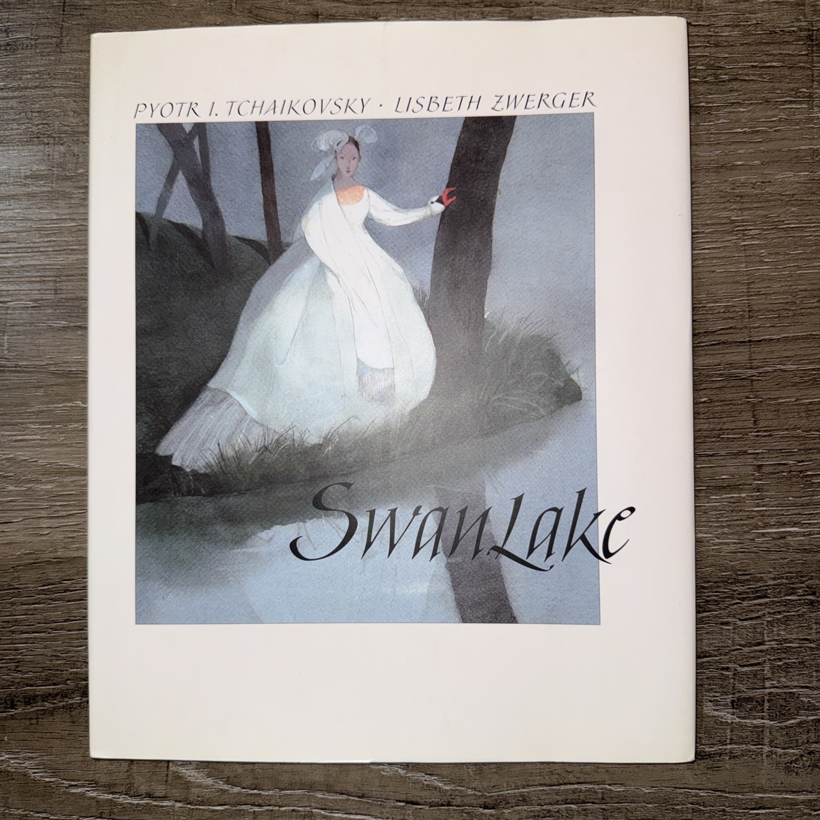 Swan Lake Lisbeth Zwerger HCDJ 1st Printing Hardcover